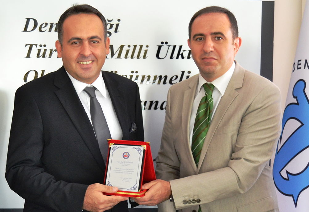 Antalya DTO'ya plaket