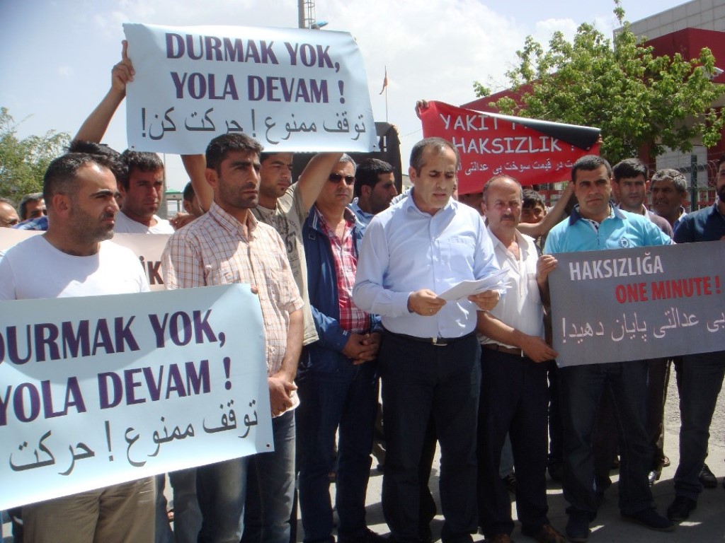 Nakliyecilerden İran'a 'one minute'