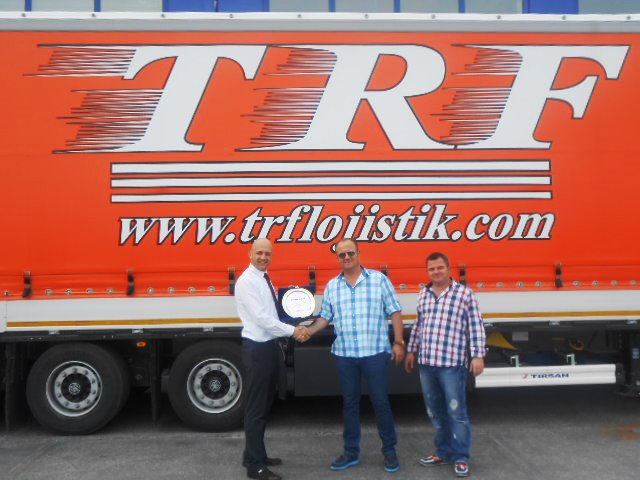 TIRSAN’dan TRF’ye ADR uyumlu perdeli teslimatı