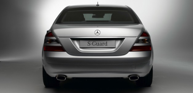 Mercedes-Benz yeni aracı S-600 Guard'ı tanıttı