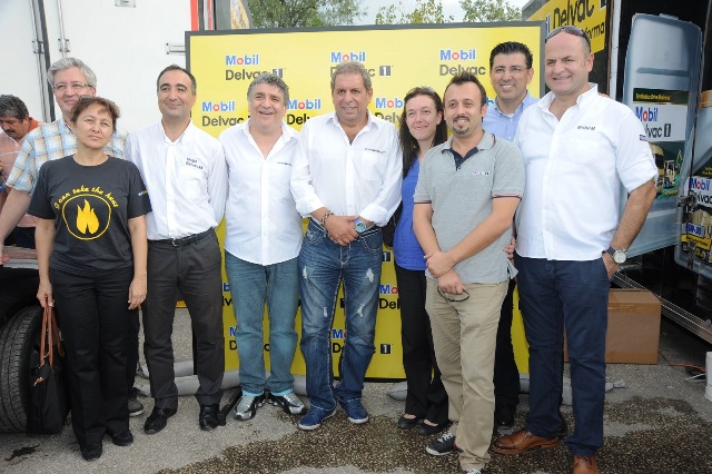 Erman Toroğlu, Mobil Delvac dostlarıyla