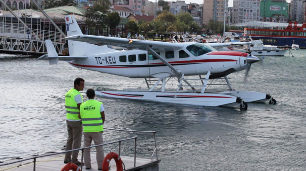 Bandırma-İstanbul deniz uçağı seferleri başladı