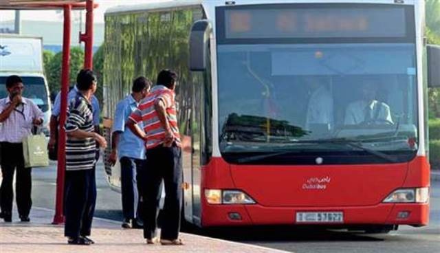 Belediye otobüsüne binene altın
