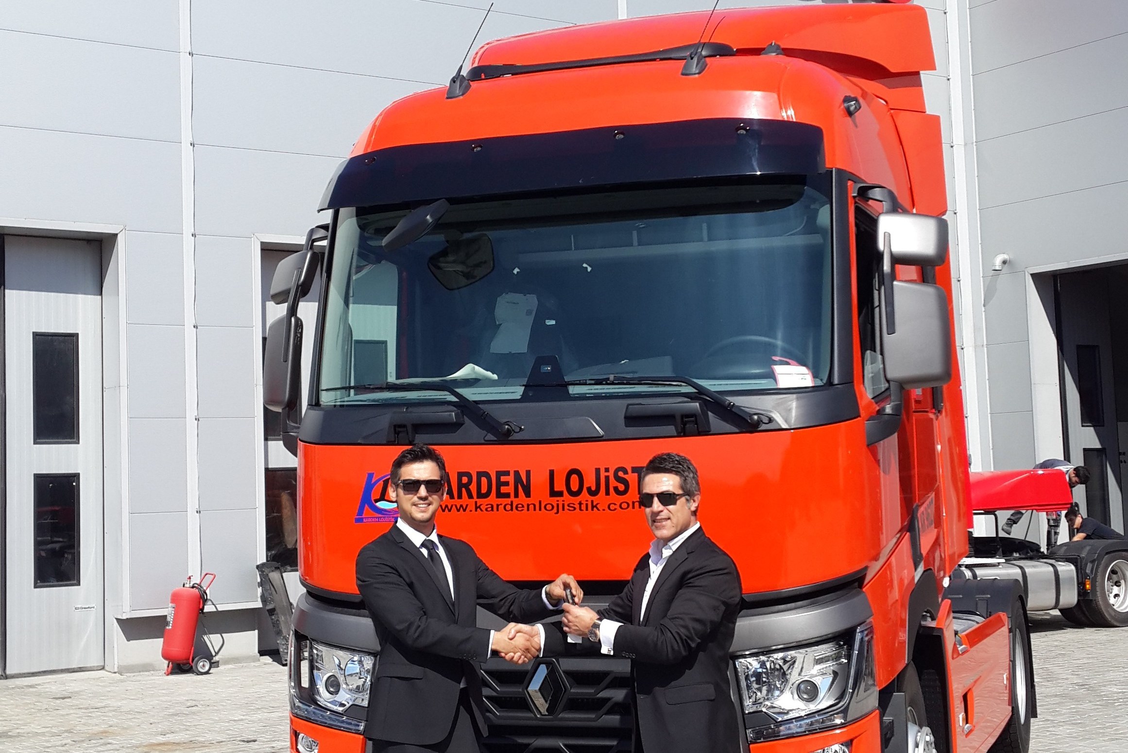 Karden lojistik Renault Trucks’tan vazgeçmiyor