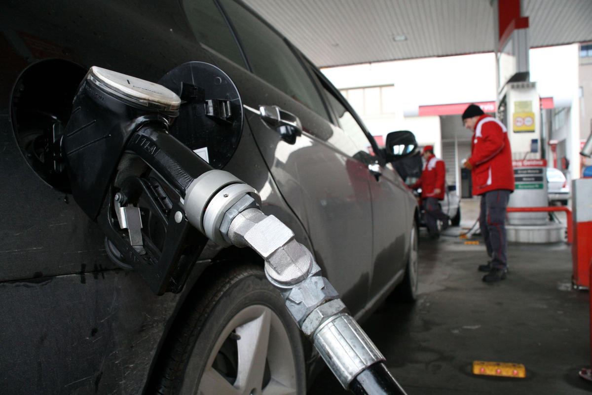 “Petrol ucuzluyor, fiyatları indirin”