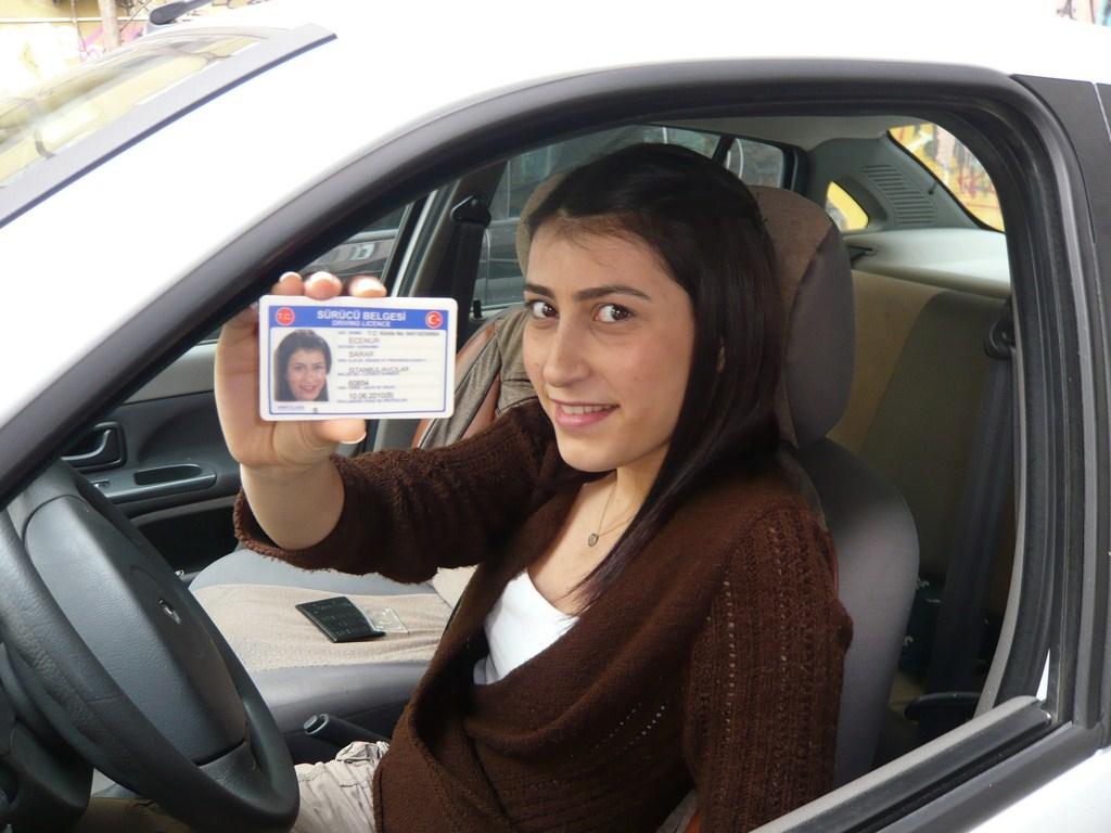 24 milyon ehliyet değişecek