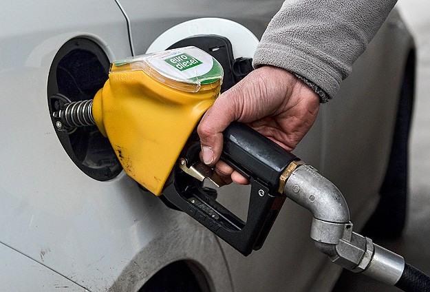 Dizel otomobiller benzini tahtından indirdi