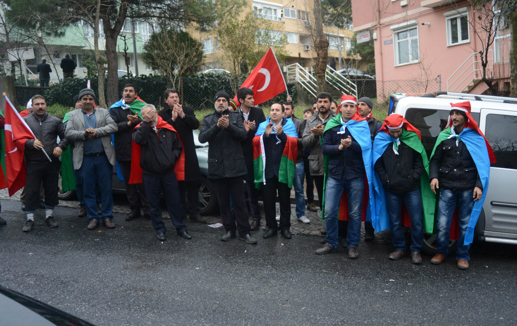Azerbaycan’dan 10 milyar dolarlık kargo darbesi