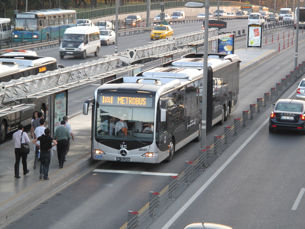 Kadir Topbaş'tan metrobüs açıklaması