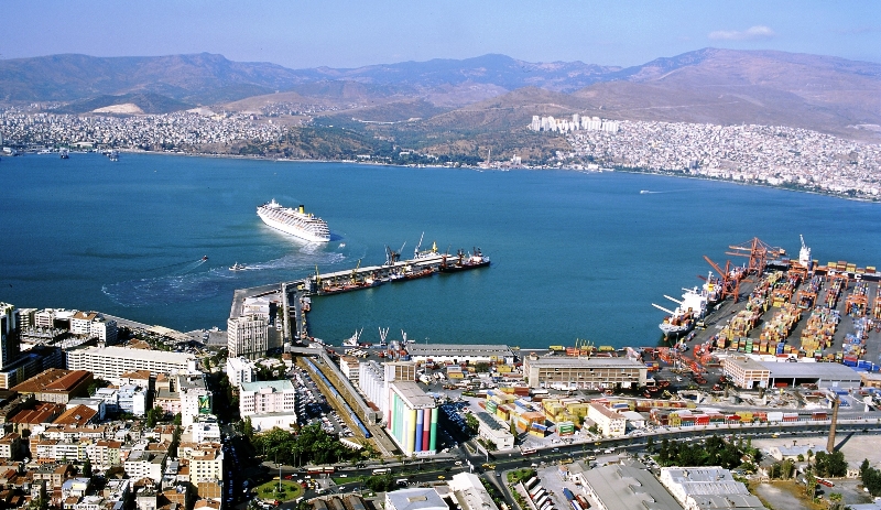 “İzmir Körfezi’ne set çekilmesin”