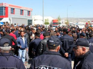 Nakliyecilerin eylemine çevik kuvvet müdahalesi!