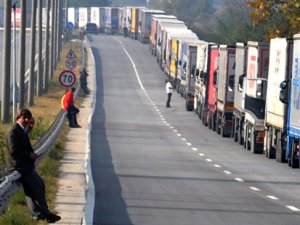 “Türkiye’den Almanya’ya saatte 10 km hızla gidiyoruz!”