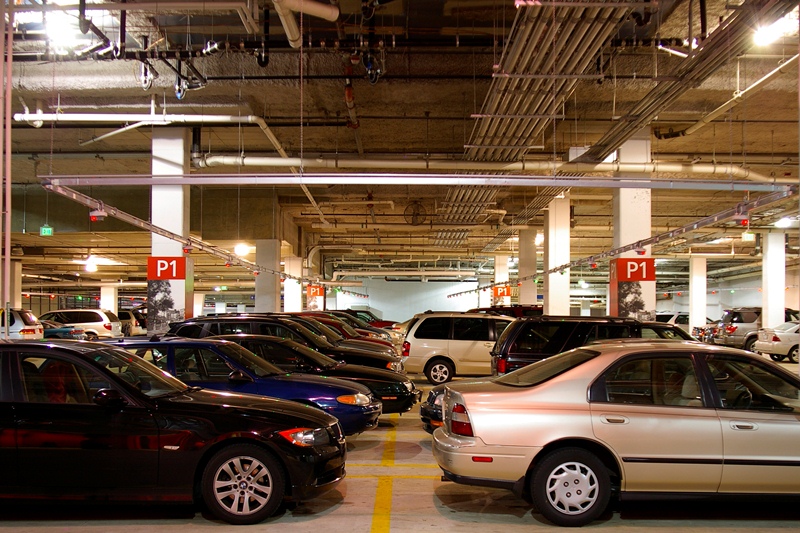 AVM'lere "ücretli otopark" baskını