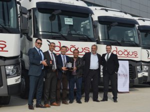 Renault Trucks, 50 aracın ilk 7’sini Doğuş’a teslim etti