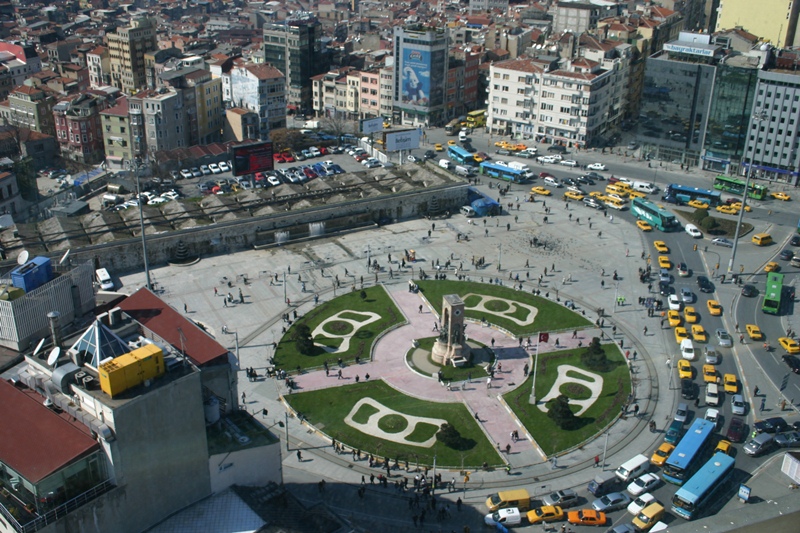 Taksim trafiği karışacak!