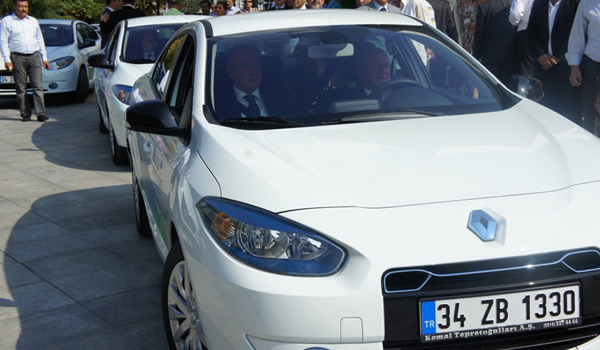 Kadıköy Belediyesi’ne Renault Fluence dopingi