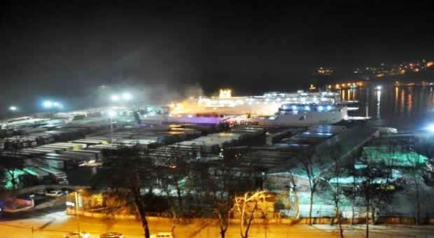 Gemide korkutan yangın