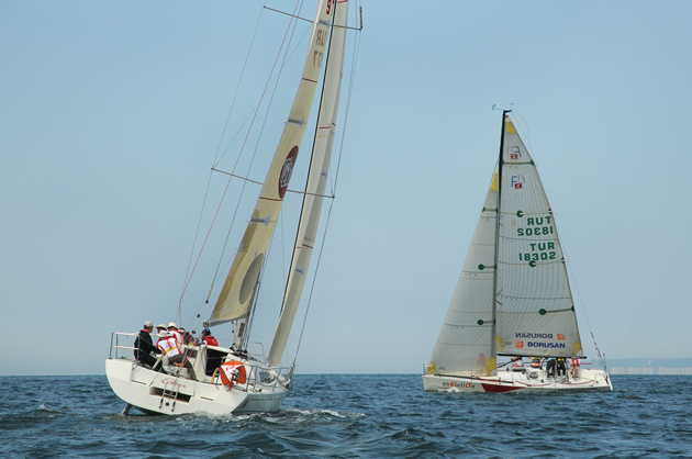 Eker BYK Trofesi tüm hızıyla sürüyor