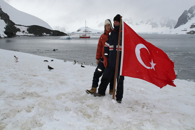 Antartika’ya Türk Bayrağı dikilecek