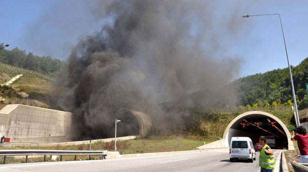 Bolu Dağı Tüneli trafiğe kapandı