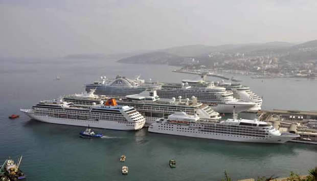 2013 yılında 434 gemi, 582 bin turist