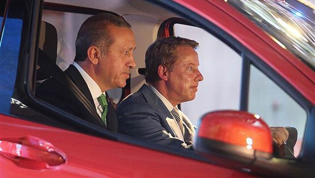 Başbakan açılışta buzları eritti!