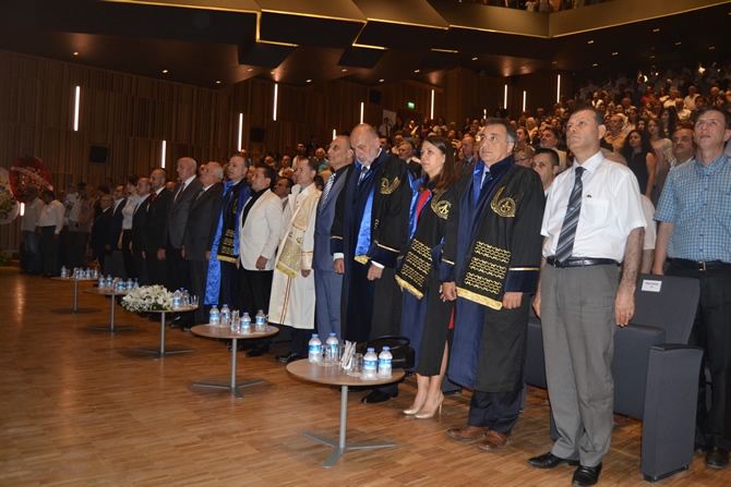 Piri Reis ilk mezunlarını verdi