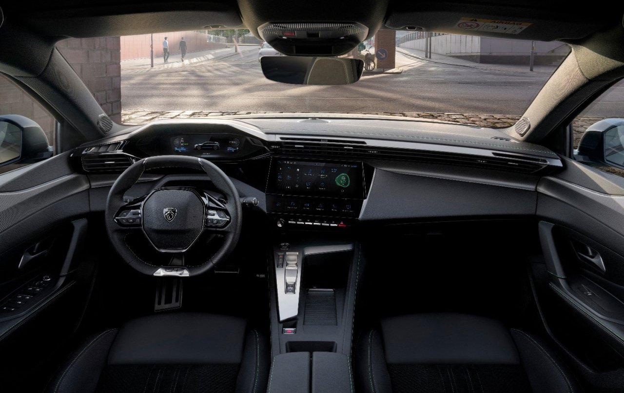 yeni-peugeot-308-i-cockpit.jpg