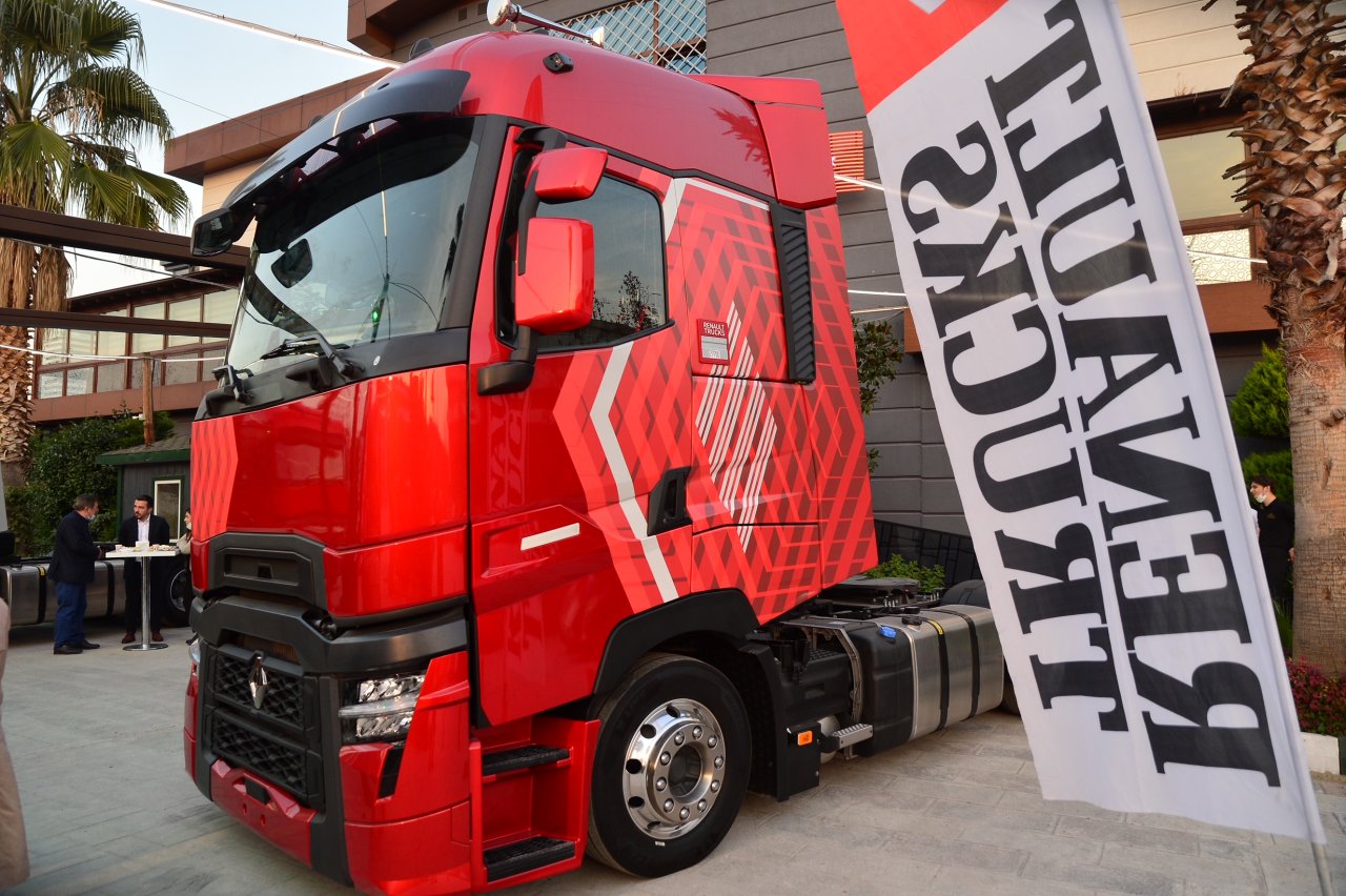 renault-trucks-t-high.jpg