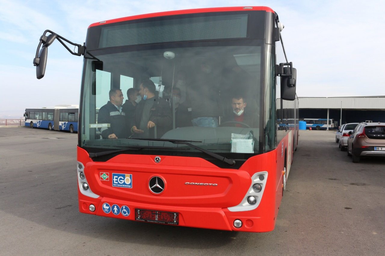 mercedes-benz-turk-egitim-programi-ile-ego-suruculerini-ve-teknik-personelini-yeni-araclara-hazirliyor-03.jpg
