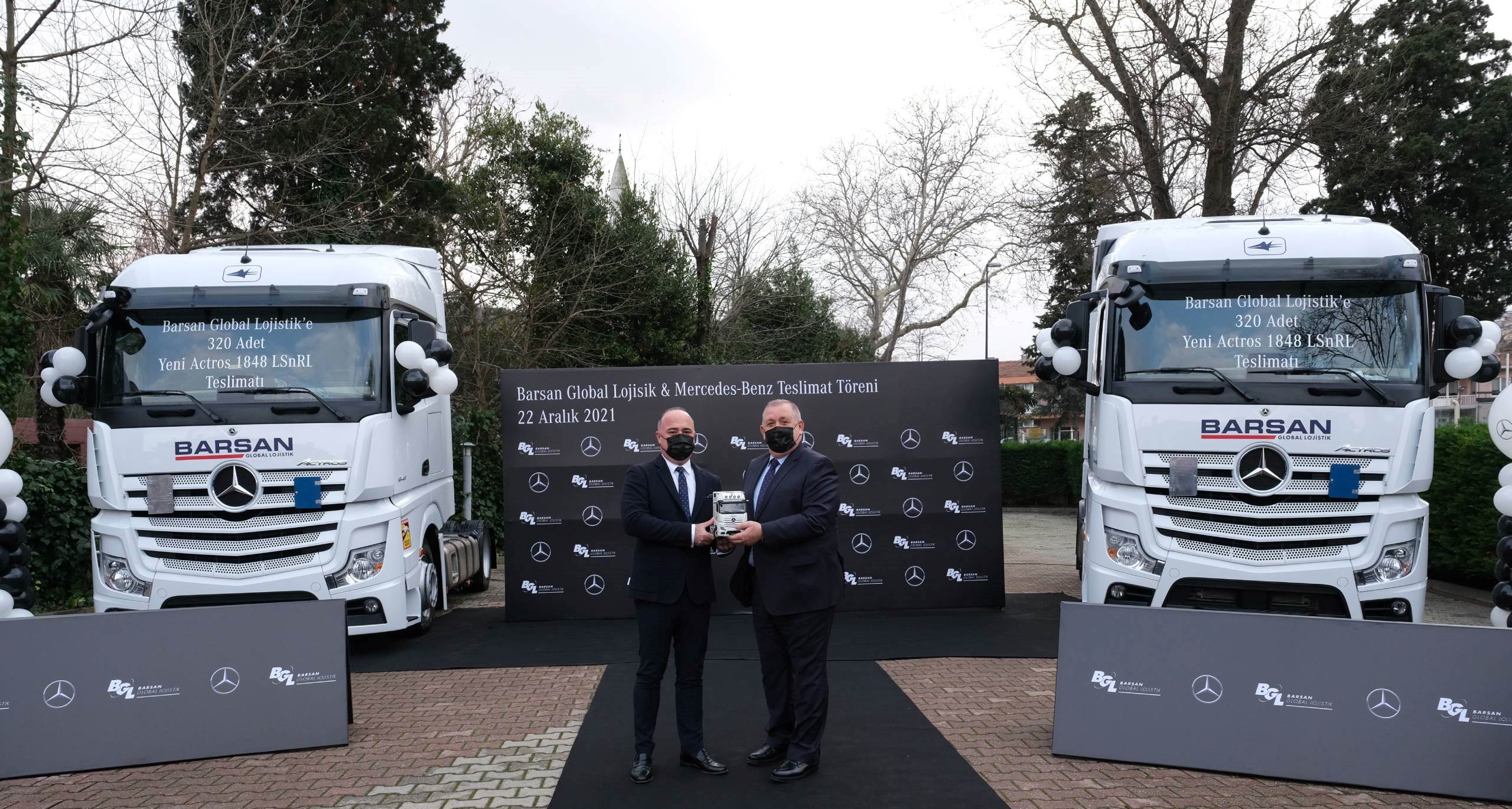 mercedes-benz-turk-barsan-global-lojistike-320-adet-actros-1848-lsnrl-teslim-etti-02.jpg