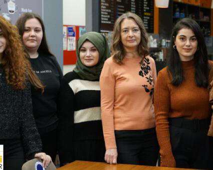 altinbas-universitesi-ogrenciler.jpg