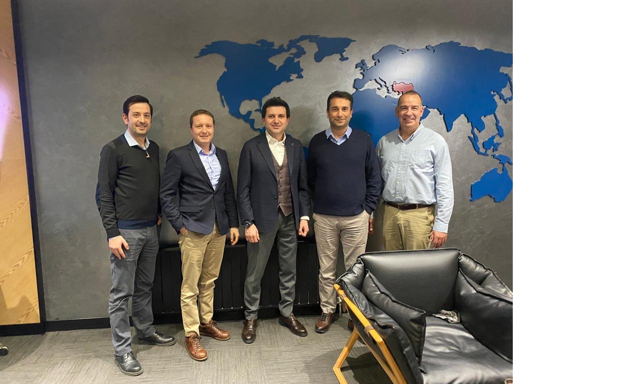totalenergies-distributor-anadolu-neft.jpg