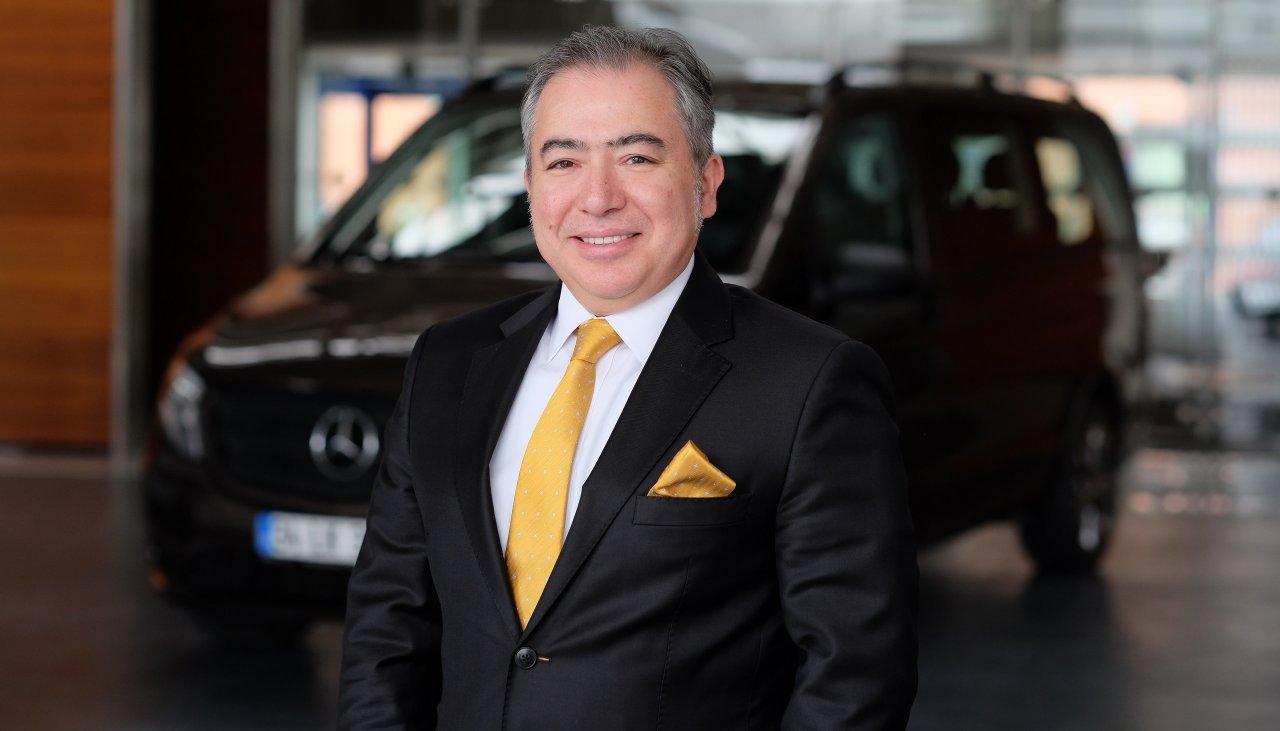 mercedes-benz-otomotiv-hafif-ticari-araclar-urun-grubu-icra-kurulu-uyesi-tufan-akdeniz.jpg