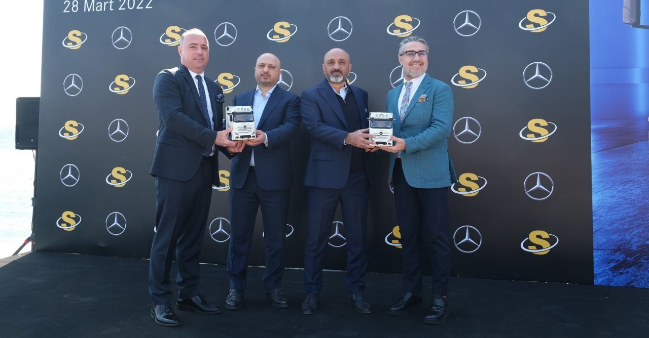 sarilar-grup-mercedes-benz-markali-385-adet-kamyonunu-teslim-aldi-03.jpeg