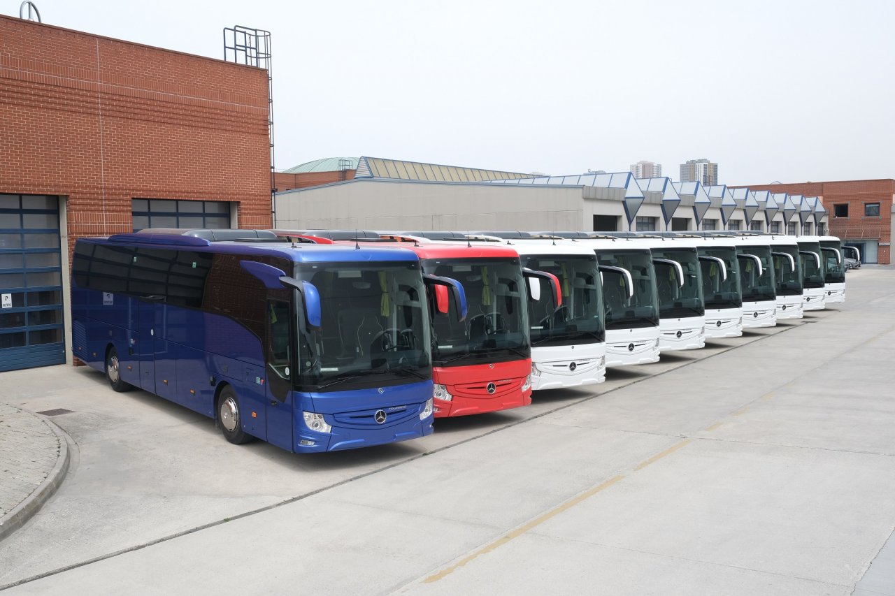 mercedes-benz-turk-platform-turizme-20-adet-tourismo-15-rhd-teslim-etti-01.jpg