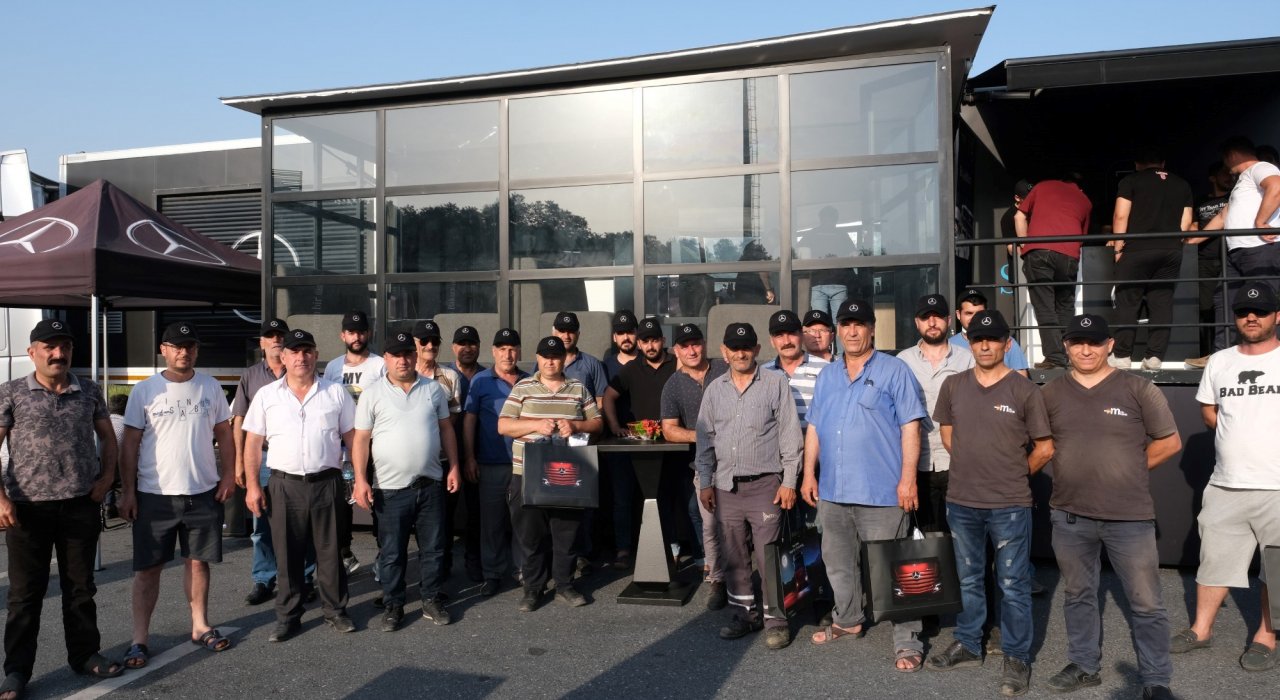 mercedes-benz-turk-saglik-bakim-tiri-ile-soforlerin-yaninda-yer-almaya-devam-ediyor-02.jpg