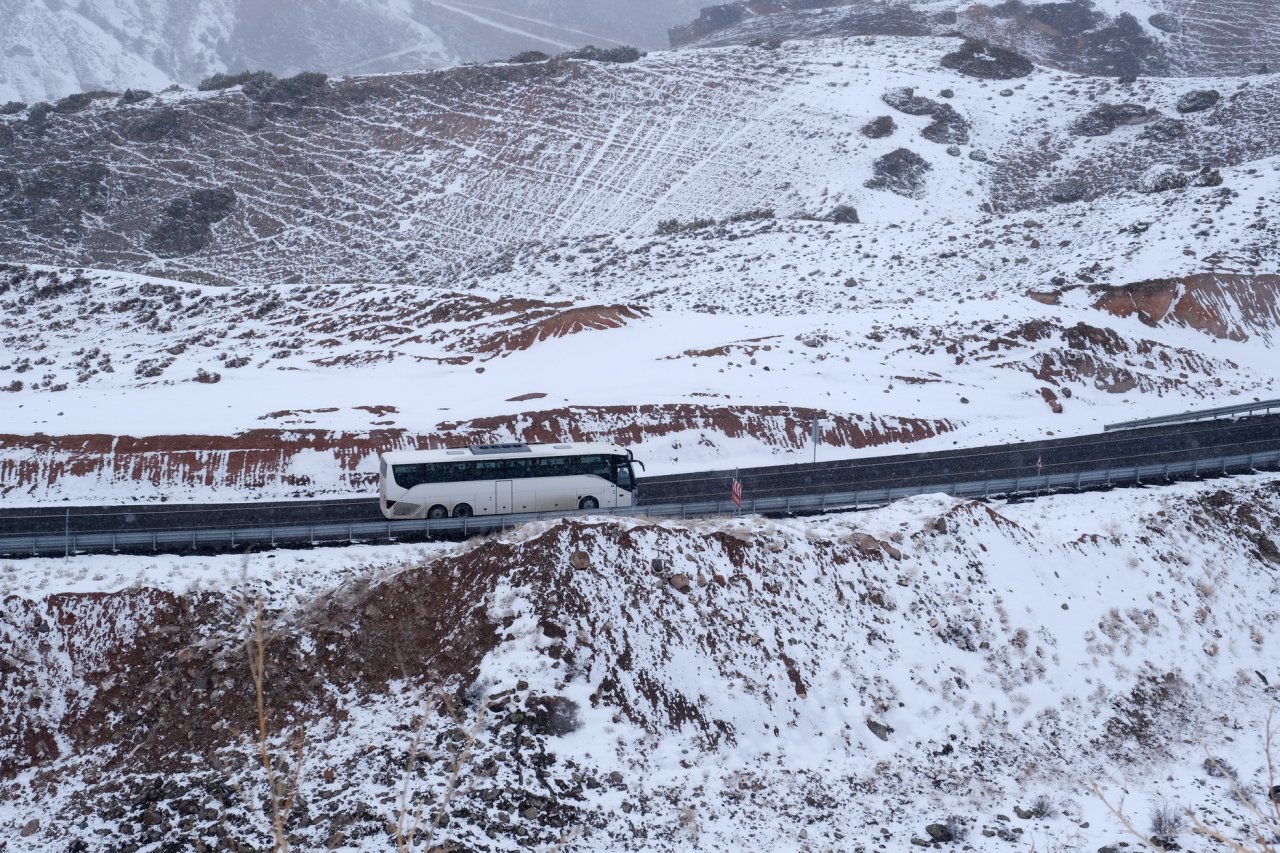 mercedes-benz-otobuslerin-yol-testleri-turkiyede-gerceklesiyor3.jpg