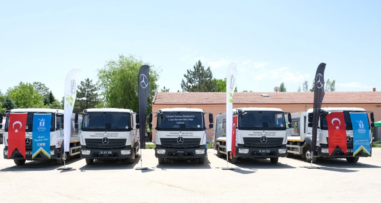 mercedes-benz-turk-eskisehir-tepebasi-belediyesine-5-adet-atego-1018i-teslim-etti-02.jpg