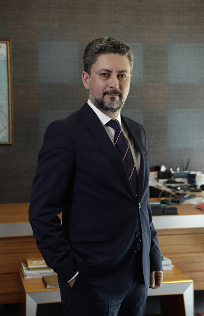 turhan-ozen.jpg