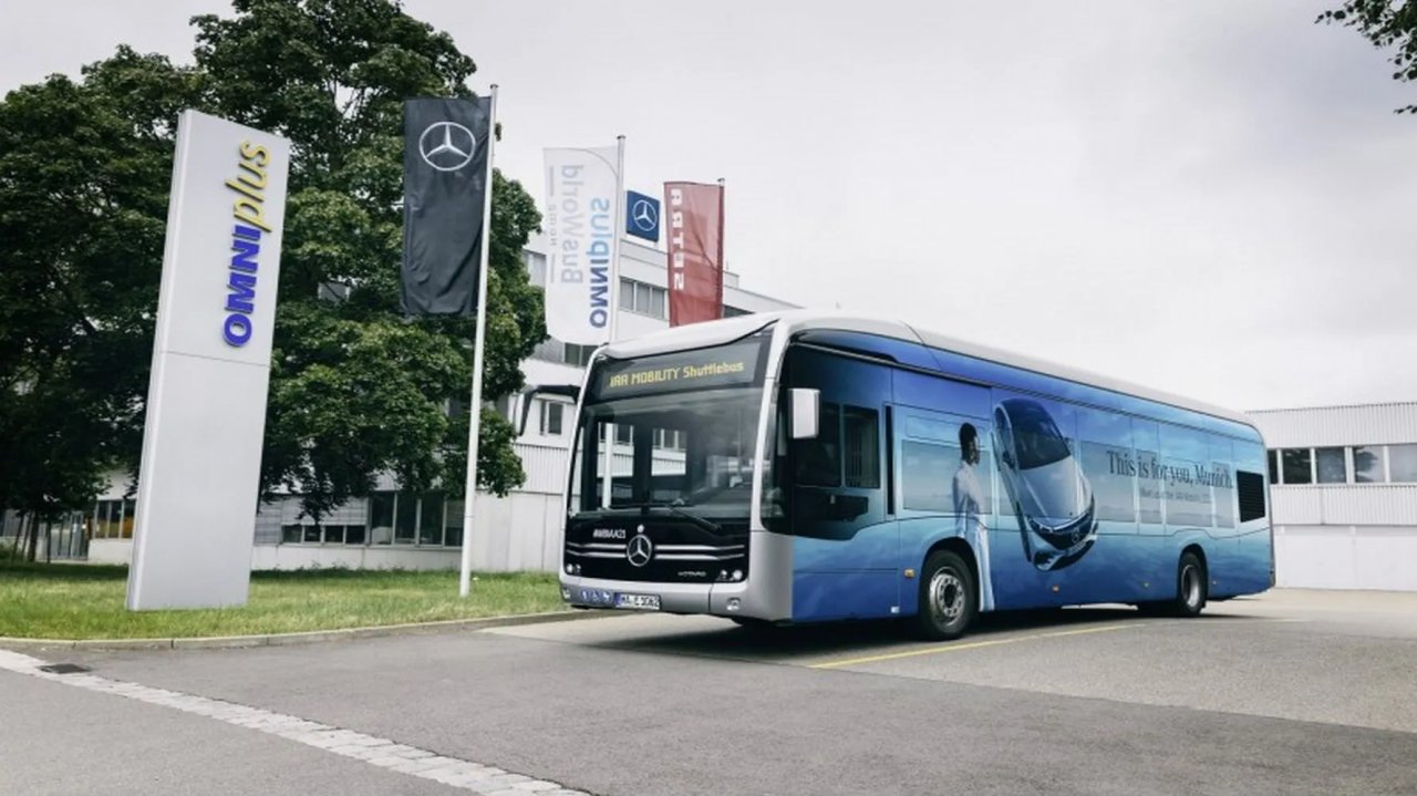 mercedes-benz-ecitaro-iaa-mobility.webp