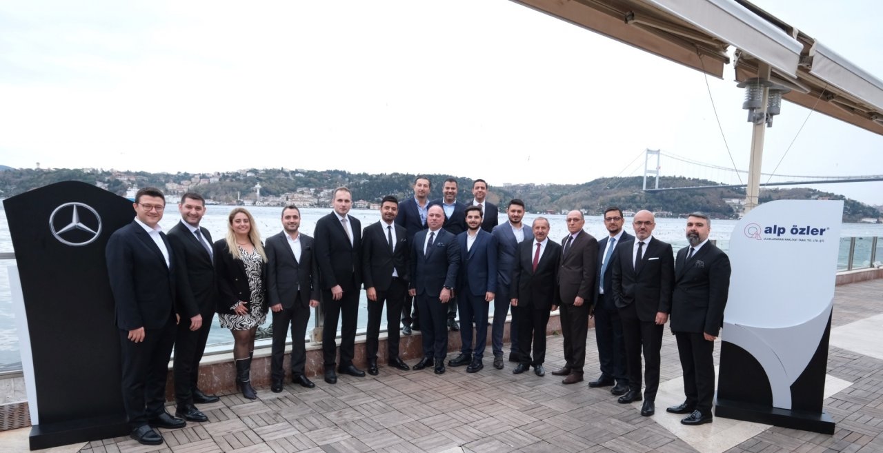alp-ozler-mercedes-benz-markali-150-adet-kamyonunu-teslim-aldi-04.jpg