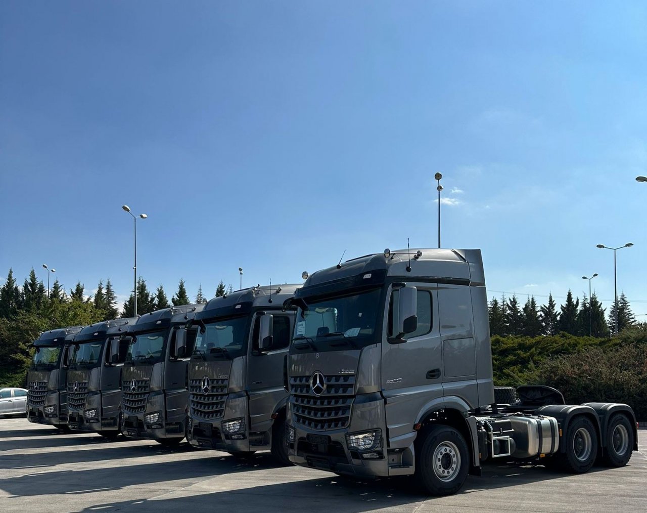 isiklar-agir-nakliyat-15-adet-mercedes-benz-arocsu-arac-filosuna-ekledi-03.jpg