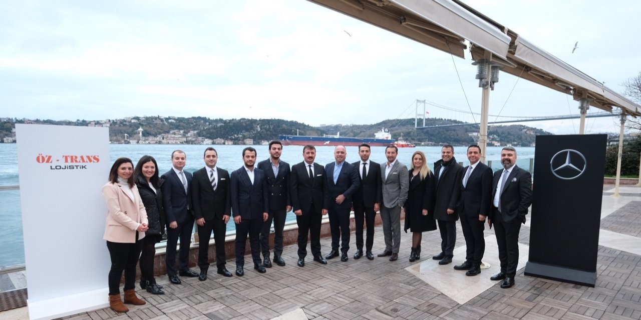 oz-trans-lojistik-150-adet-mercedes-benz-actros-ile-filosunu-guclendirdi-03.jpg