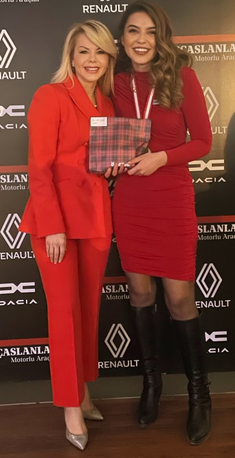 kocaslanlar-odul2.jpeg