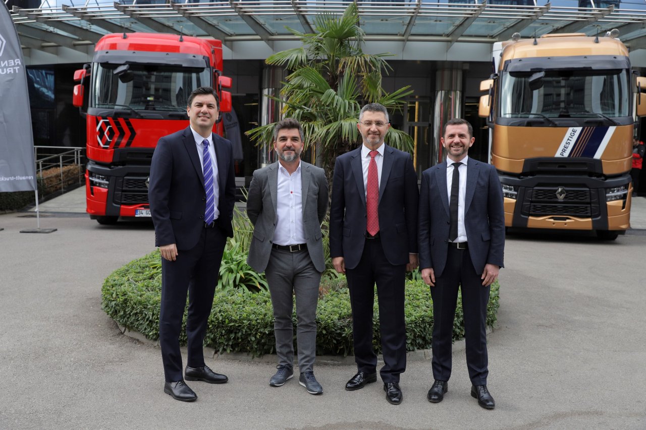 renault-trucks-y-l-deg-erlendirme-go-rsel-1.jpg