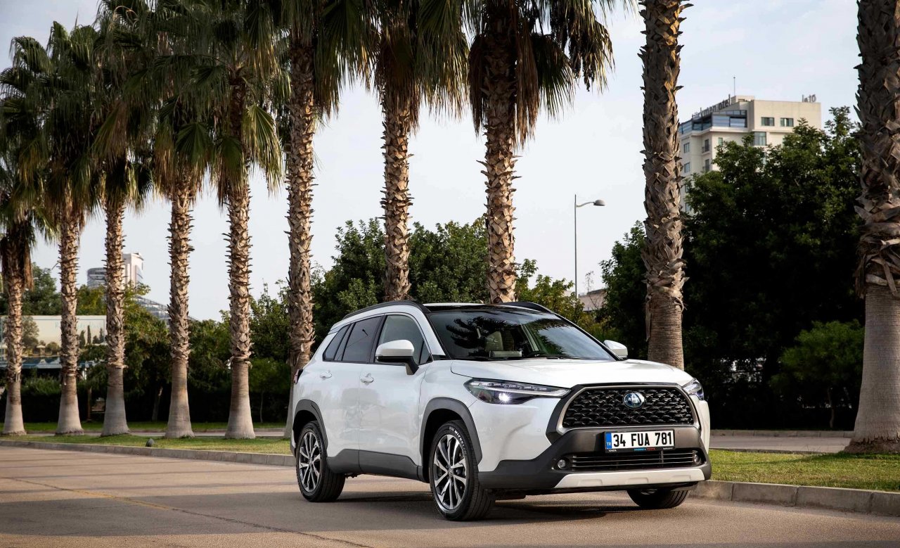 corolla-cross-hybrid.jpg