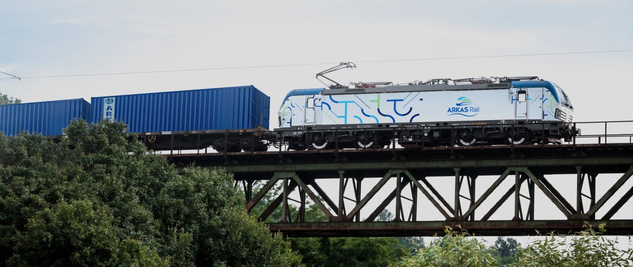 arkas-rail-lokomotif-1.jpg
