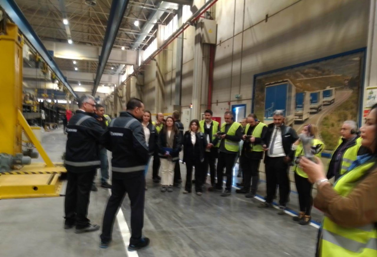 krone-tire-fabrika-2.jpg