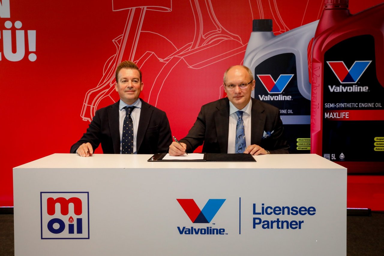 valvoline-davide-crespi-y-ksel-y-lmaz-01.jpg